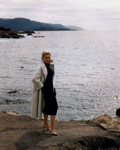 Kim-Novak---Vertigo-white-coat-with-black-dress-and-shoes-by-Edith-Head