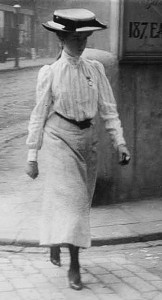 Edwardian Dress fashion 1905