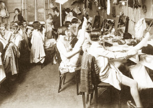 1920s-chorus-girls-dressing-room