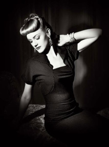 1940s-Film-Noir-dress2