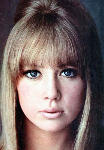 Patti-Boyd-1960s-London-look-makeup-look