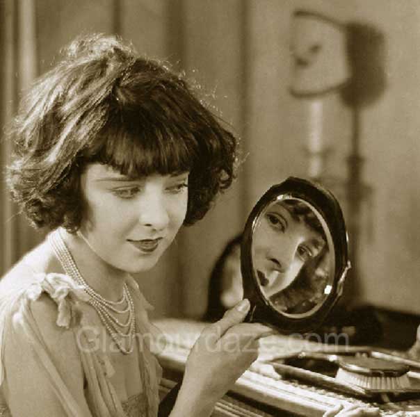 Colleen-Moore---1920s-makeup-mirror