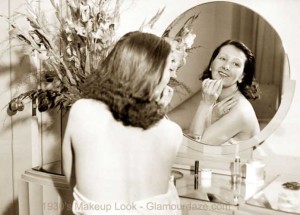 Lil-Dagover-1930s-makeup-mirror