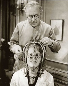 Max-Factor-1934-with-facial-features-measuring-machine
