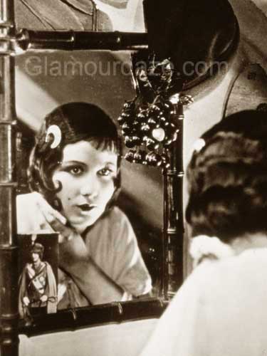 Pola-Illéry-makeup-mirror-1920s