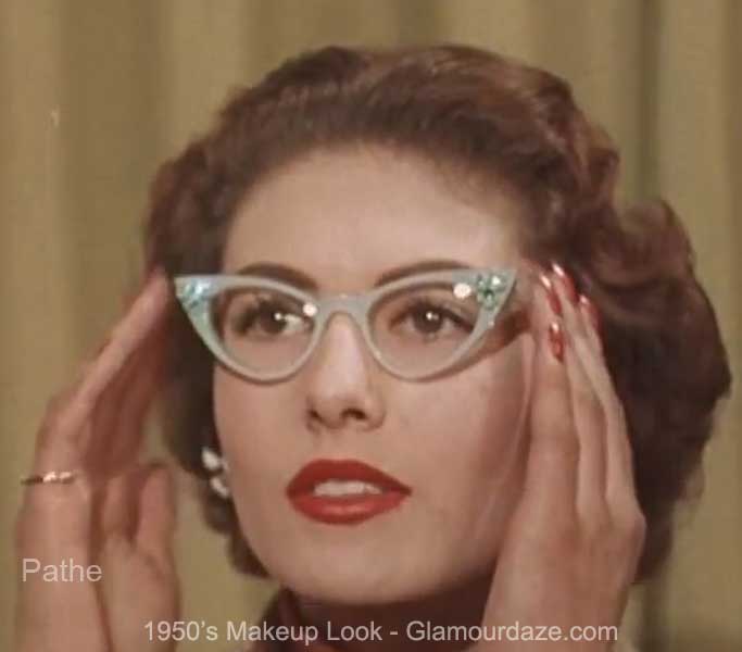 girls-who-wear-glasses---1950s-eye-makeup-advice7