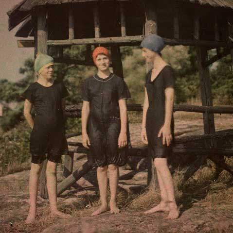 Swimwear-styles-in-the-1910