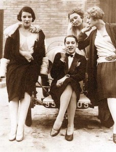 Jacques-Henri-Lartigue’s-Parisian-Women-of-the-1920s