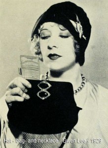 Gwen-Lee---hat-bag-and-necklace---1929