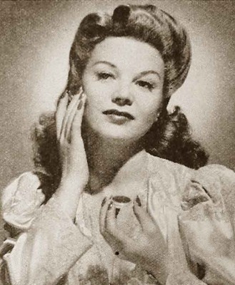 1940s-Hair-and-Beauty---Summer-Allure-in-Seconds