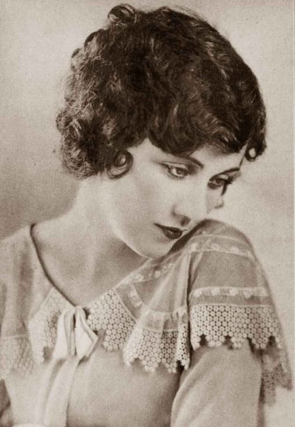 1920s-Hairstyles---New-Bobbed-Cuts-for-1925--Fay-Wray