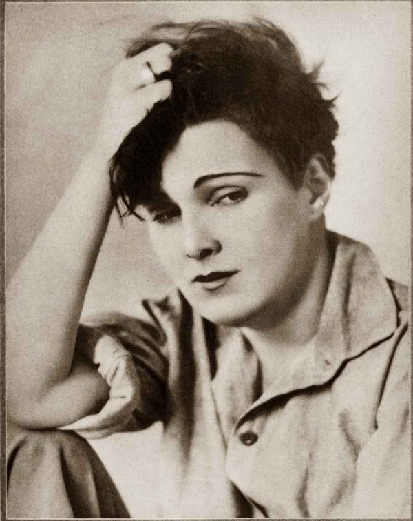 1920s-Hairstyles---New-Bobbed-Cuts-for-1925--Leatrice-Joy