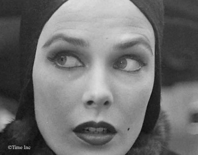 1950 French doe-eyed makeup look - street