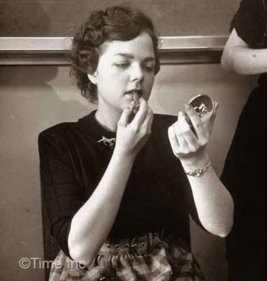 --Life-1951-Model-Secretary-look--lipstick--Magazine