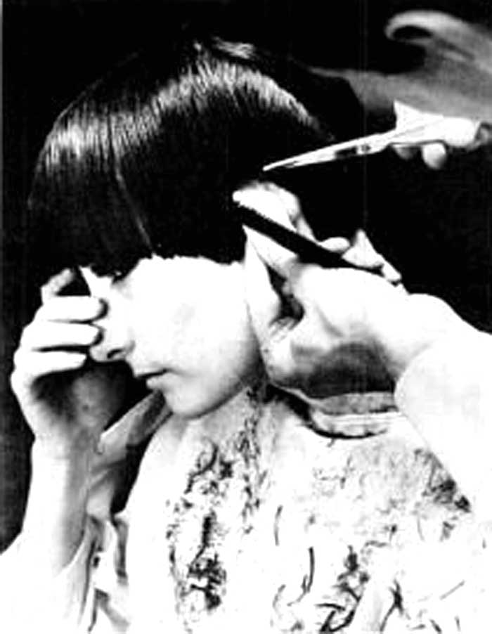 New-York-Model-gets-a-bob-by-Sassoon---1965
