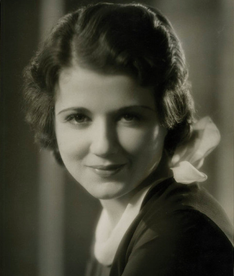 Sidney Fox - 1930s hairstyle