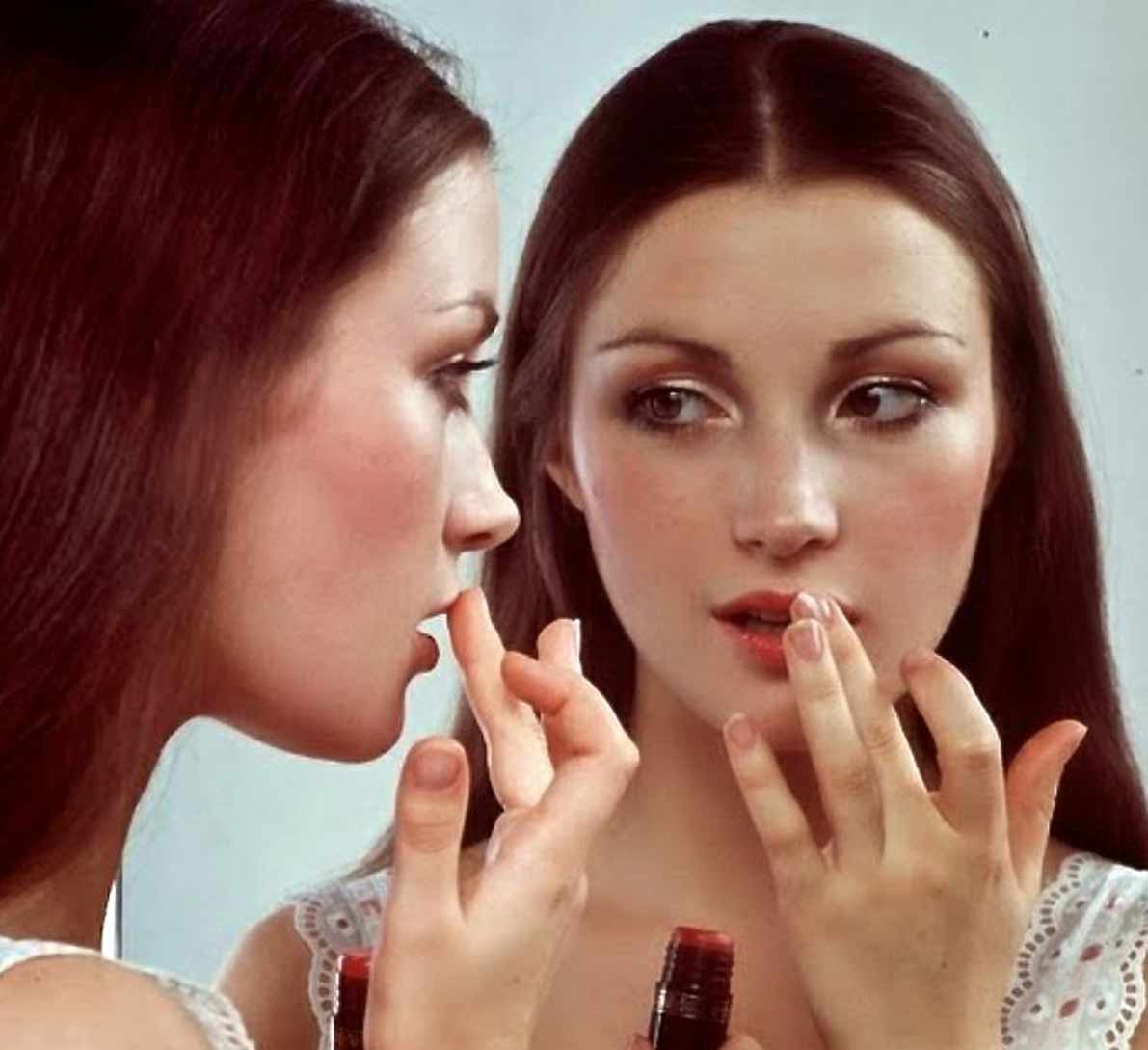 Late 70s Makeup! Im a sucker for muted blue eyes🤩 #vintagevibes #1970