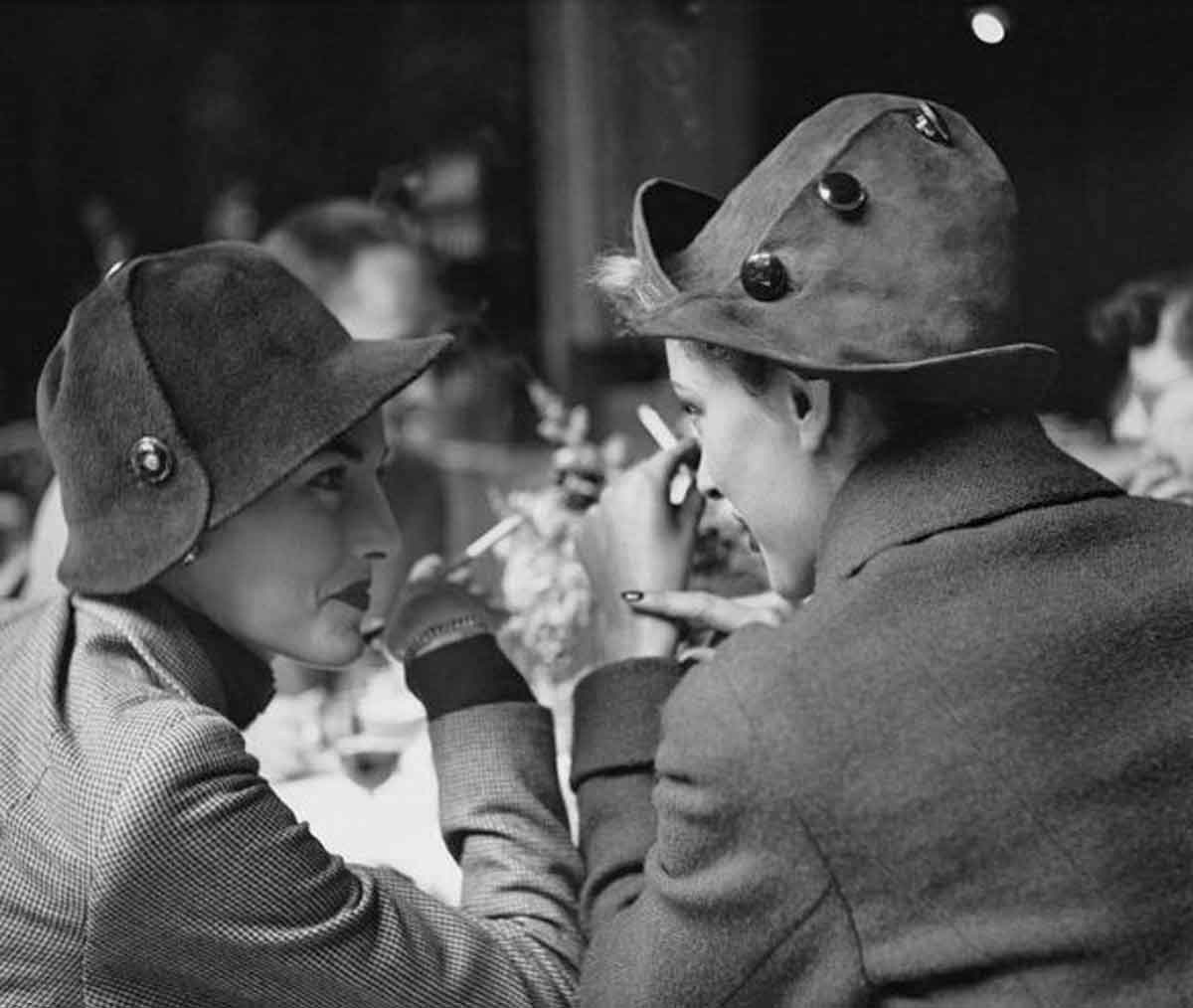 1948-Cafe-Flore,-Paris-Photograph-by-Richard-Avedon