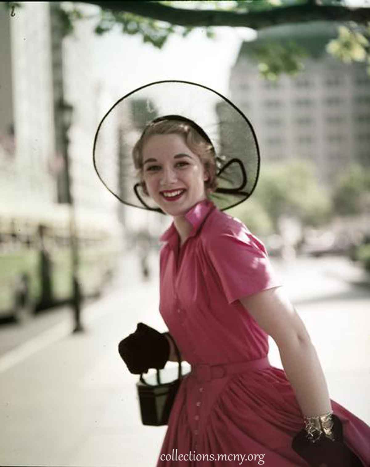 1950s Fashion - Fifth Avenue Style in 1952 - Glamour Daze