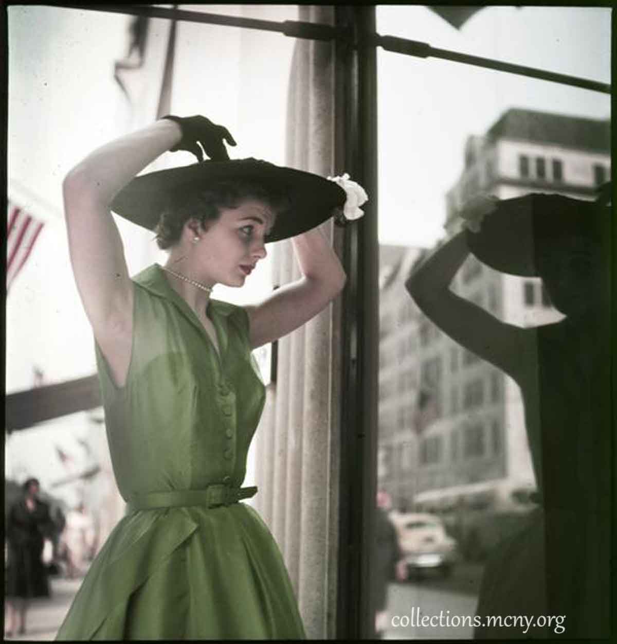 1950s Fashion - Fifth Avenue Style in 1952 - Glamour Daze