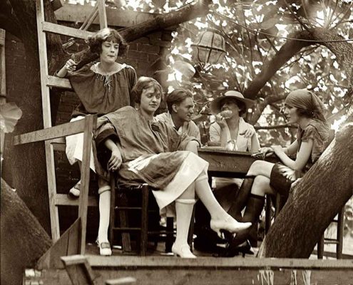 Rolled-Stockings---1920s-flappers of the Krazy Kat Club - 1922