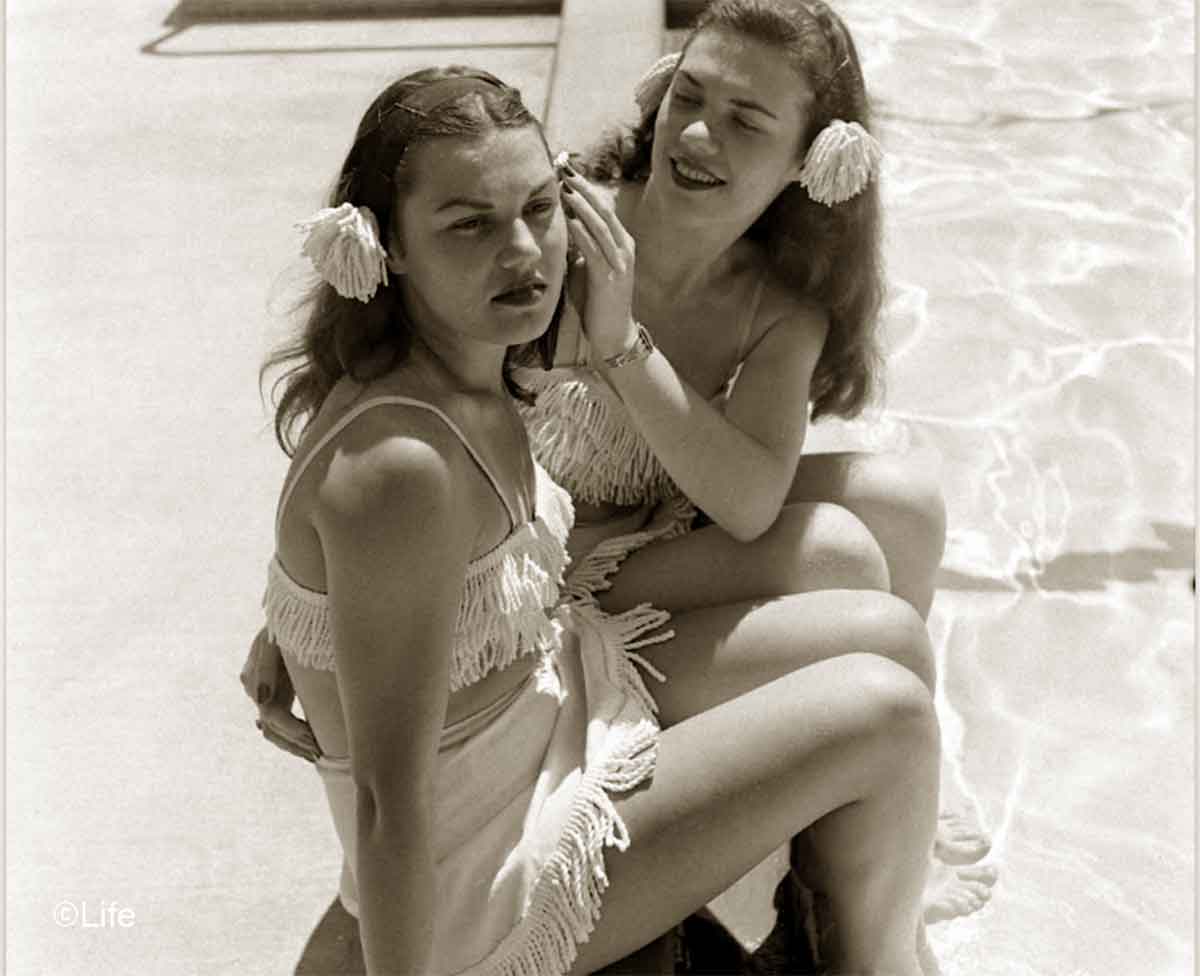 American-Swimmer---Swimsuits-of-1944