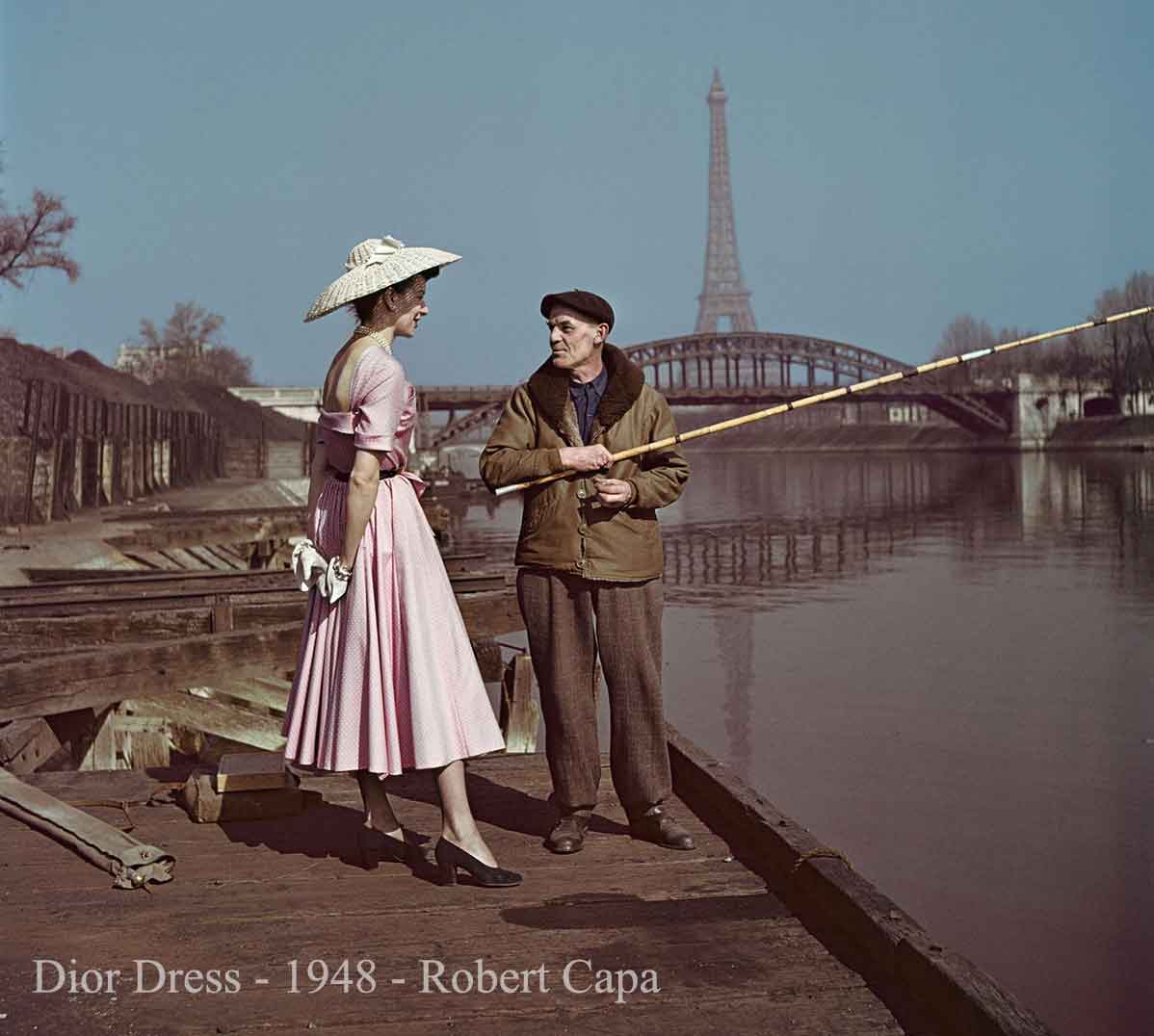 Model-wears--dior-dress--1948-robert-capa