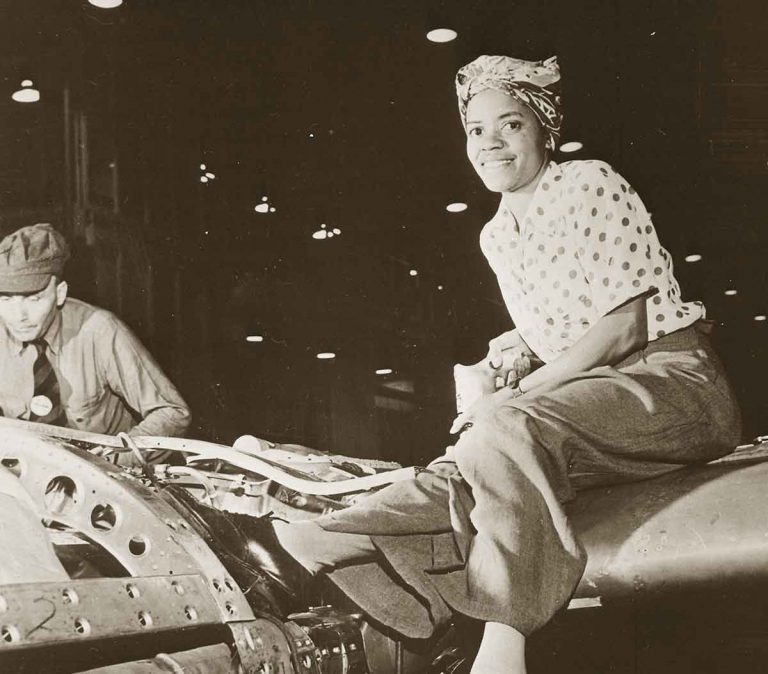 1940s War Fashion - Black Women serving in WW2 - Glamour Daze