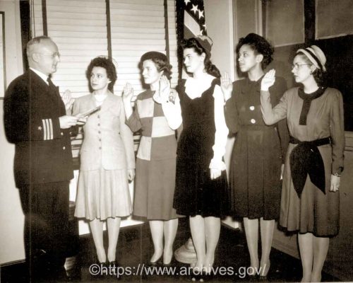 Phyllis-Mae-Dailey,-the-Navy's-first-African-American-nurse,-is-second-from-the-right