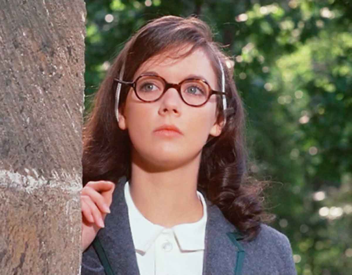 Pamela Franklin glasses