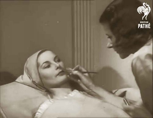 Dorothy-Gray-Make-Up-Routine--in-1947