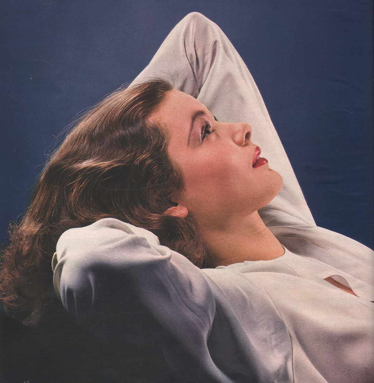 gene-tierney---1940-hairstyle---Vogue-Magazine