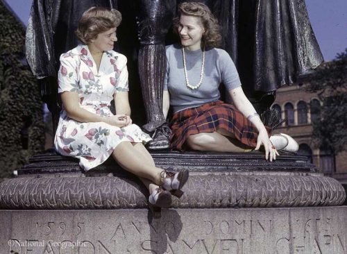 Color Photos of War Era Women in the 1940s - Glamour Daze