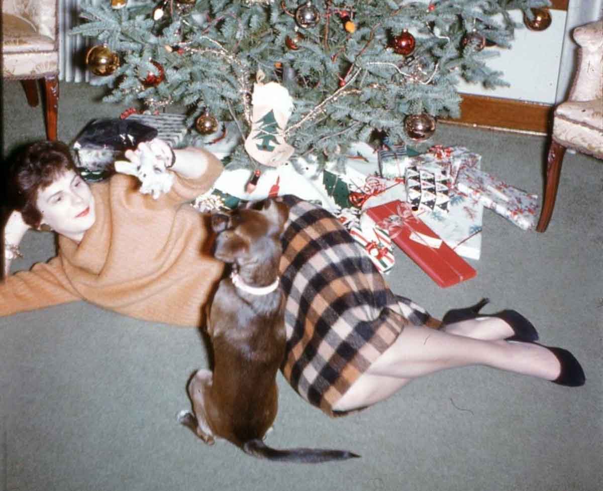 Straight-out-of-the-50s - Photos of 20th Century Women at Christmas