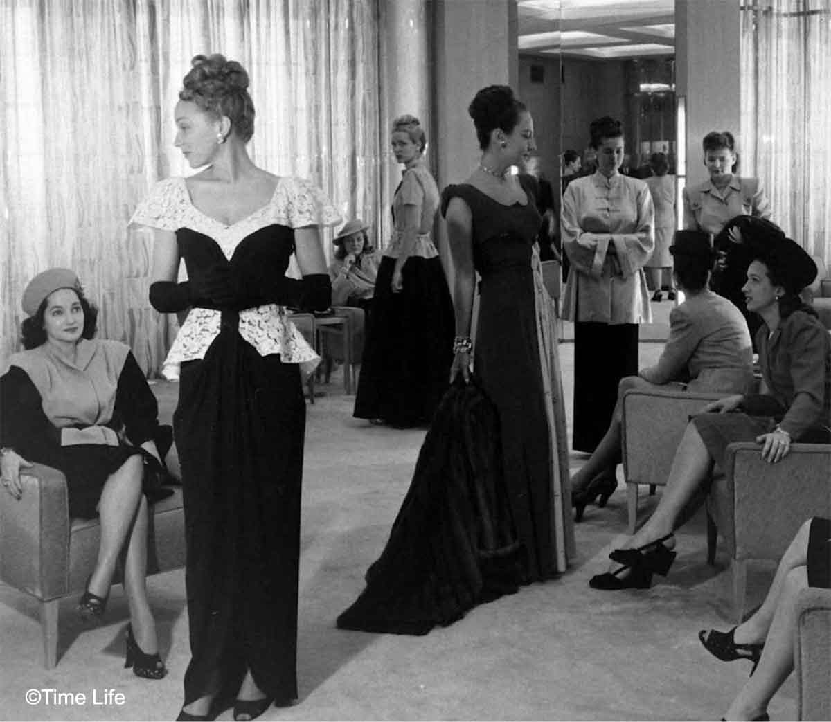 Inside a Neiman Marcus in Dallas, Texas (1950s) : r/texas