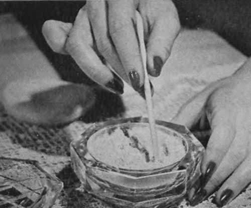 Vintage-Avon-beauty-Tips-1946---powder