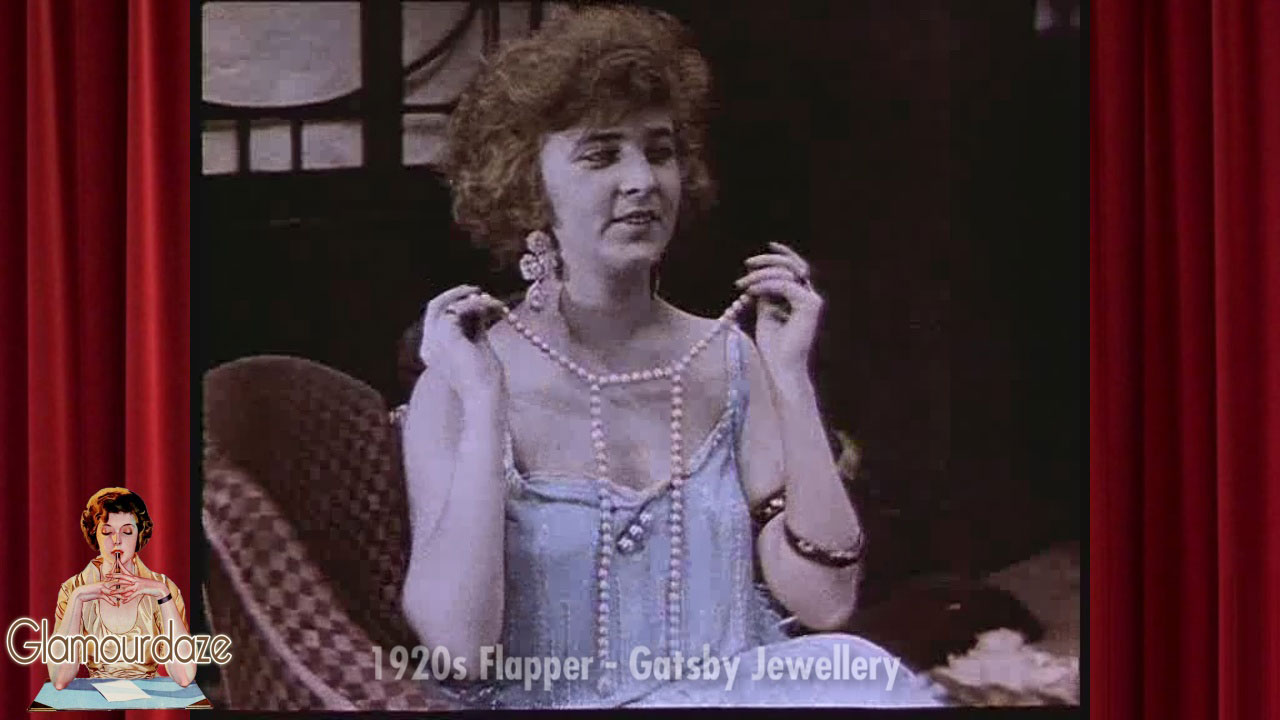 Flapper models Gatsby 1920s Jewelry