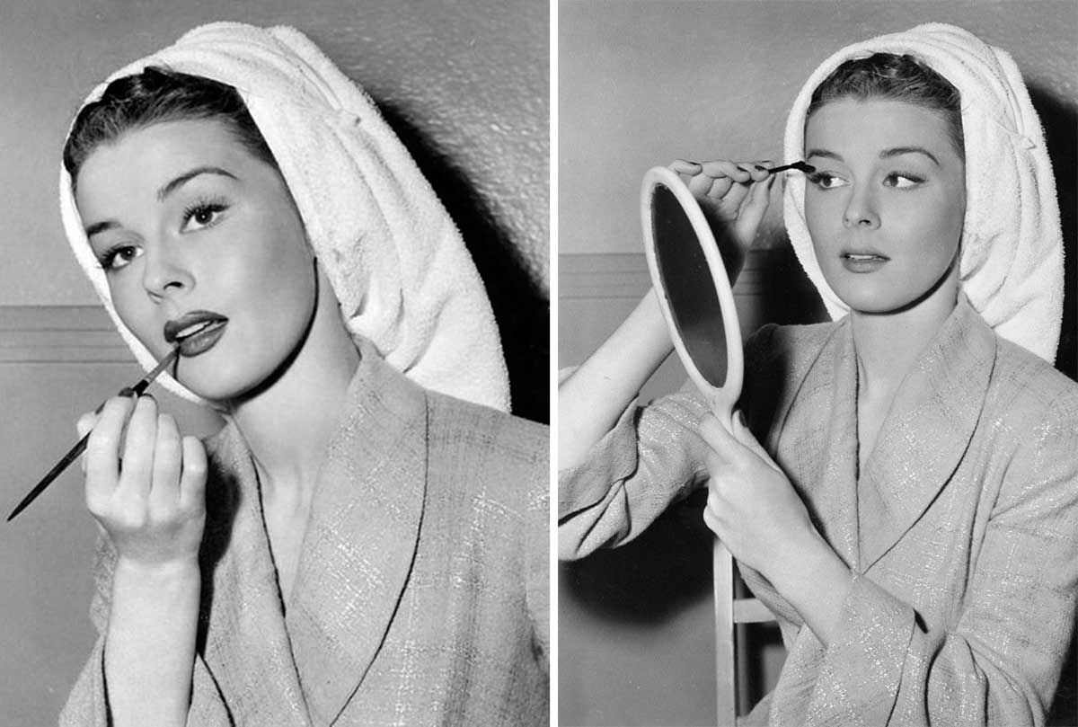 Elaine Stewart applying her makeup