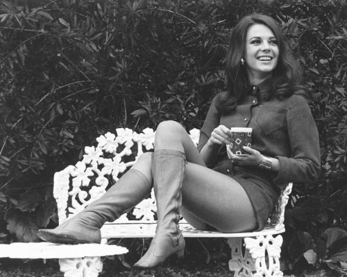 Natalie-Wood-1968-miniskirt-and-boots