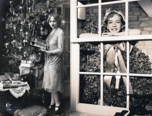 Photos of 20th Century Women at Christmas -1930s