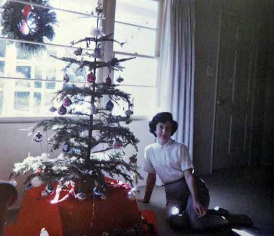 Photos of 20th Century Women at Christmas - 1950s