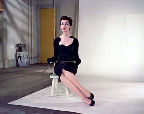 How to Sit in a feminine posture - Dovima Funny Face 1957