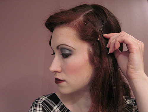 Bobby pins for 1920's faux bob