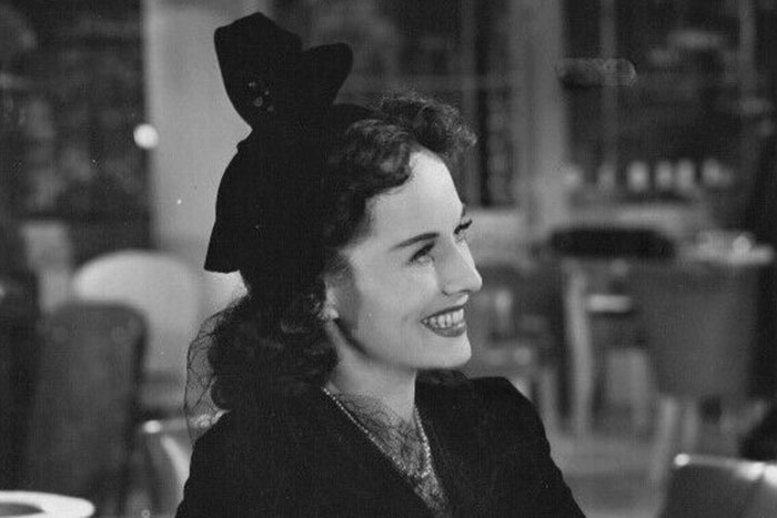 Paulette Goddard hairstyle in 1940