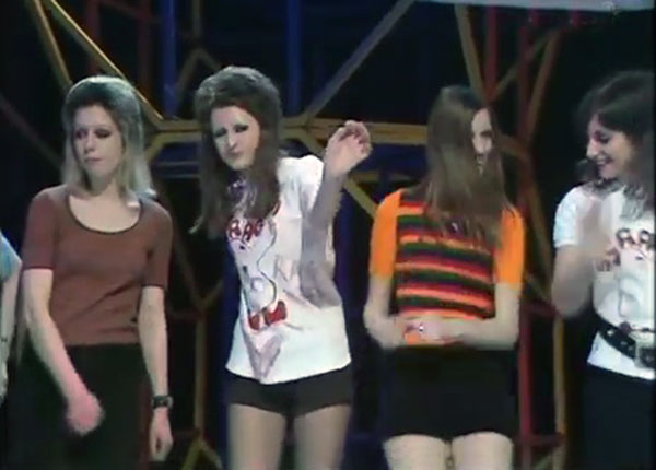 Hot Pants 1971 - Top of the Pops dancers