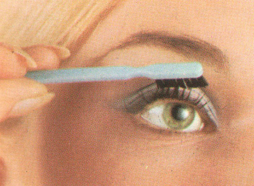 60's eye makeup - How to apply mascara