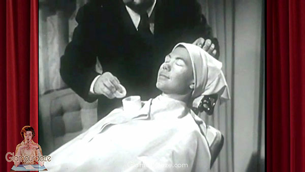 1940's Makeup-and-Hair-Tutorial- powder