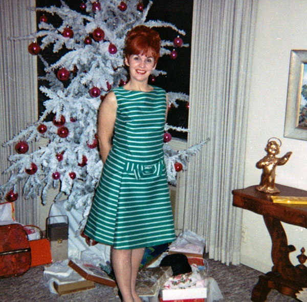 Joan Holloway type - Christmas 1960's