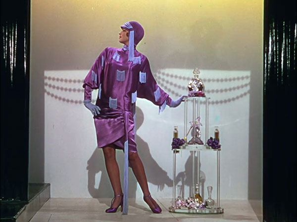 Languid and chic - 1920's flapper style in Singin' in the Rain