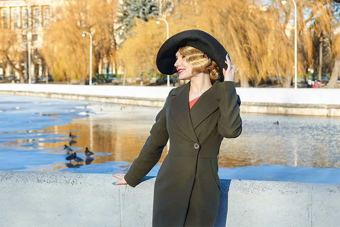 Vintage accessories do not whisper. They speak loudly. And that’s exactly why we love it. The mistake? Treating vintage like a costume.